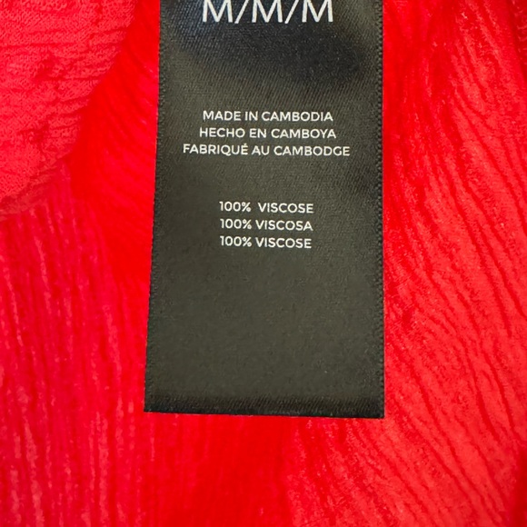 Well Worth Vibrant Red Short Sleeve Top Size Medium - Picture 4 of 4